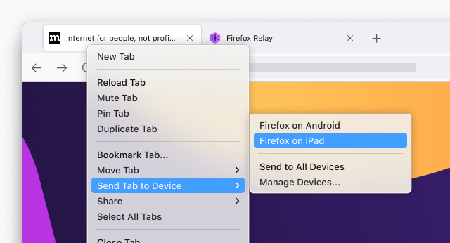 Изображение меню приложения Firefox с выделенной функцией «Отправить вкладку на устройство».